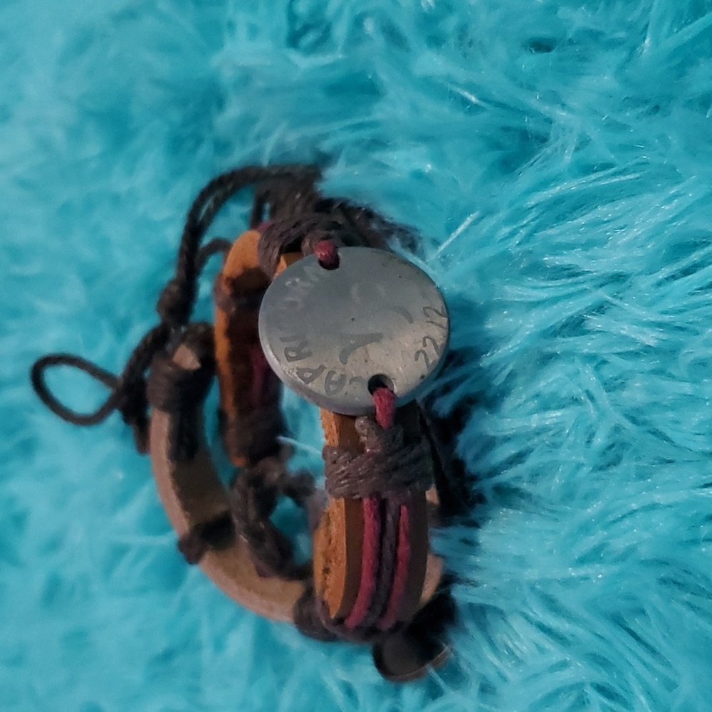 Capricorn hemp in leather bracelet
